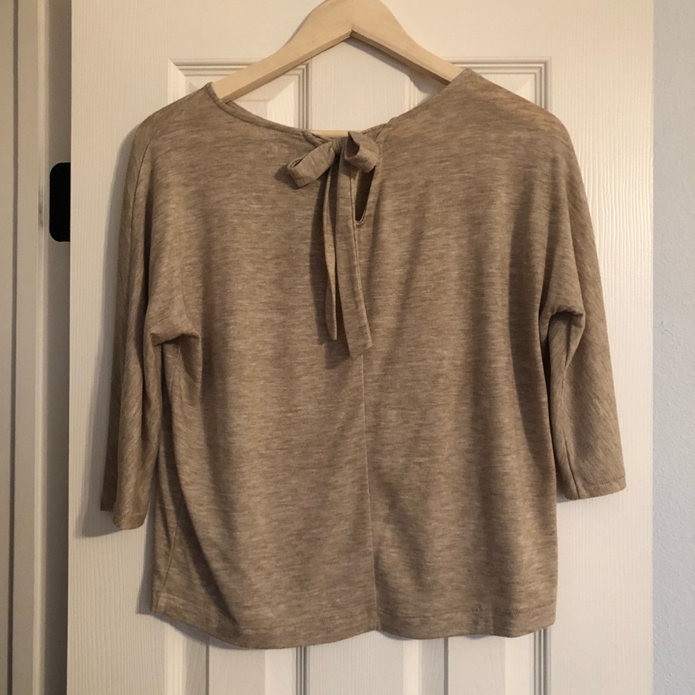 Adorable brown heather 3/4 length sleeve soft tee